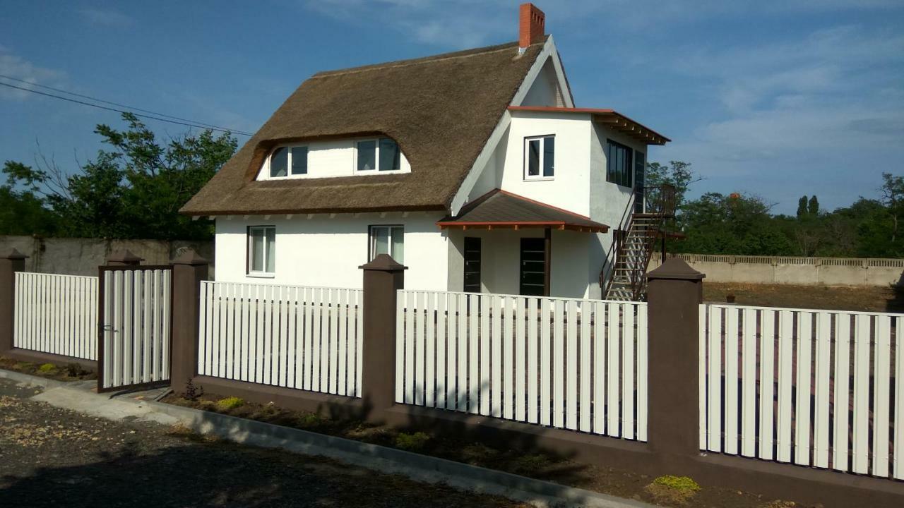 Eco House Hotel Tjornomorsk Eksteriør billede